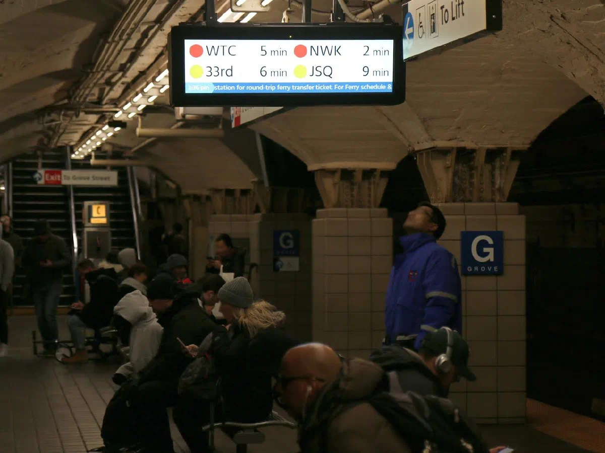 Digital Train Signage for PATH